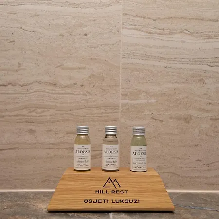 Hill Rest Високо