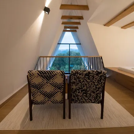 Hill Rest * Високо